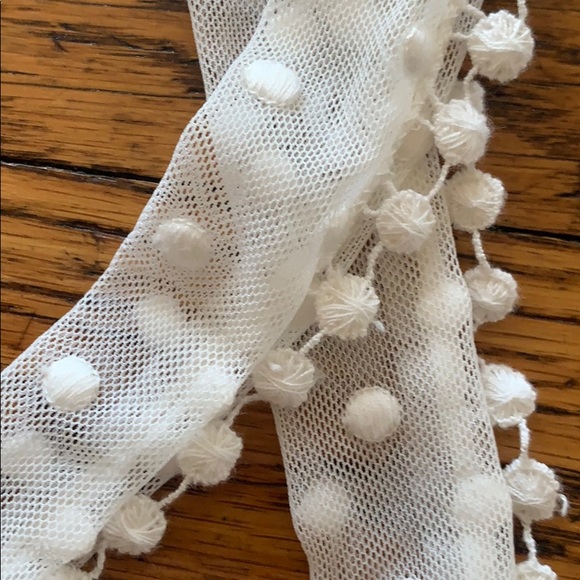 White neck scarf - Picture 2 of 2